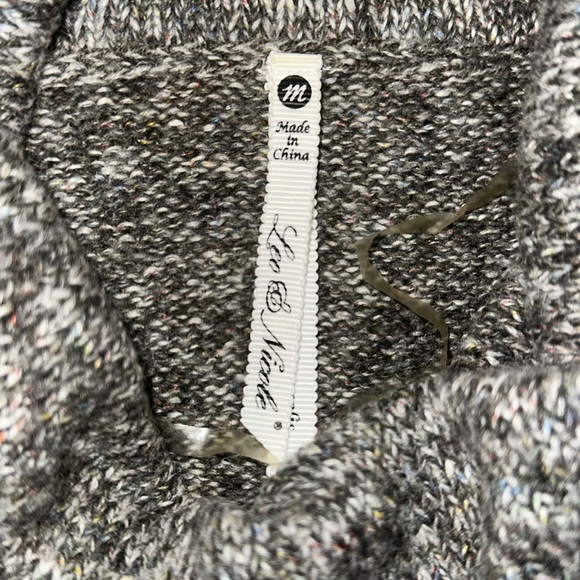 Leo and Nicole sweater - Picture 2 of 2